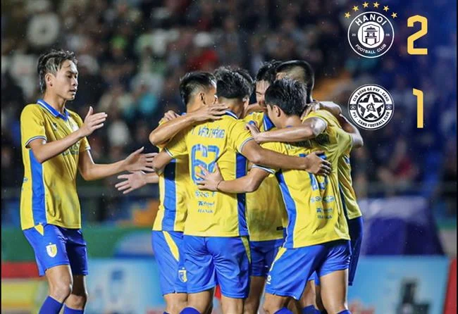 Hình ảnh minh họa việc cập nhật chính sách và tuân thủ quy định tại 7789bet trang chủ chính thức, với tài liệu pháp lý và biểu tượng bảo mật